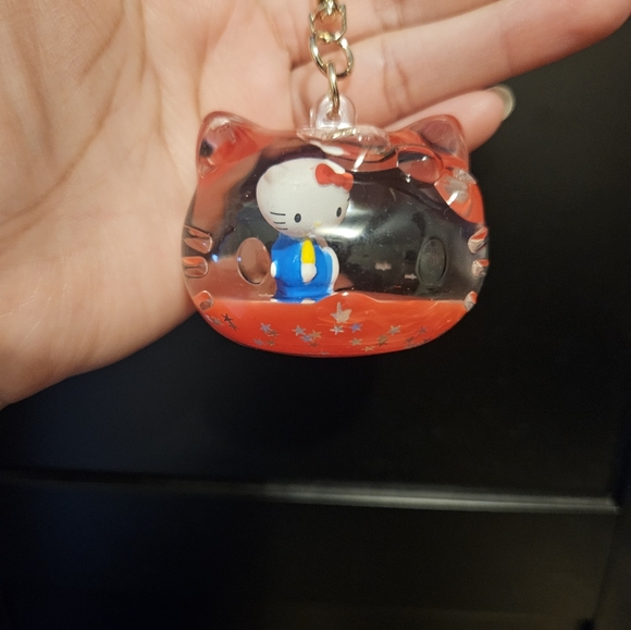 Hello Kitty Keychain - Picture 2 of 6